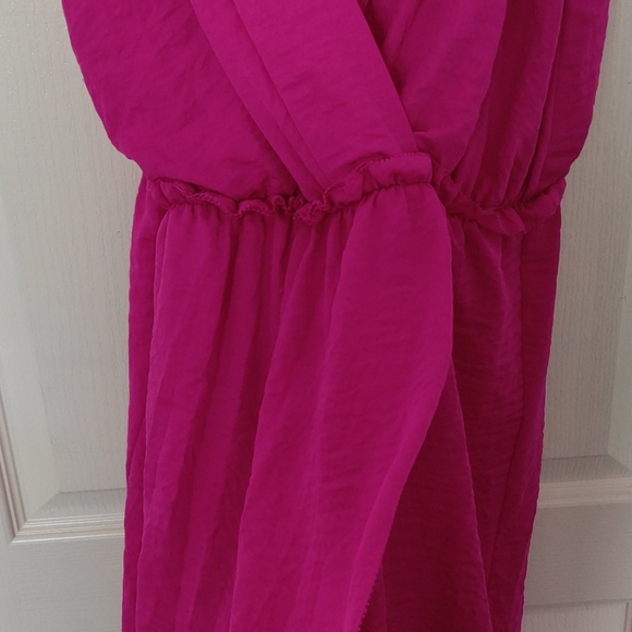 Dress - Picture 5 of 5